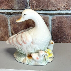 Vintage Porcelain Duck Mom Mother with Baby Ducklings Figurine Pastel MCM